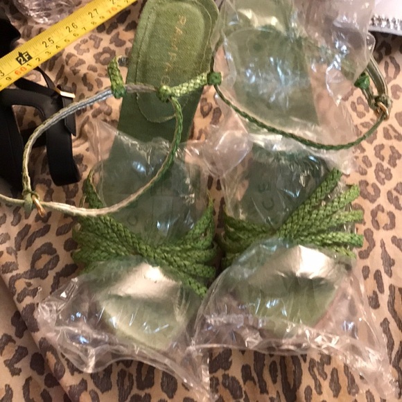 Rampage  size 10 green open toe heeels cork heel & Rhinestone embellished - Picture 10 of 12